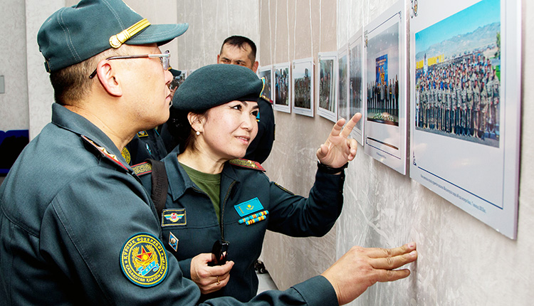 Остановившиеся мгновения.  Становление казахстанской армии в фотографиях