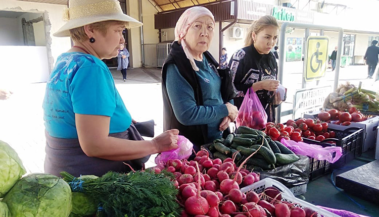 За покупками - на ярмарку.  Широкий ассортимент продукции по низким ценам