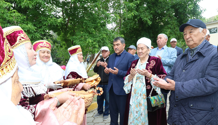 Древний праздник.  Возрождая традиции предков