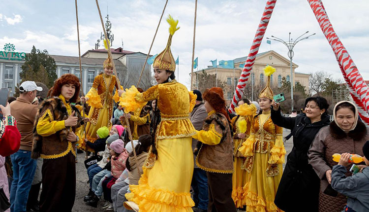 Время обновления.  В Таразе состоялся яркий праздник «Ар ма, Әз Наурыз»