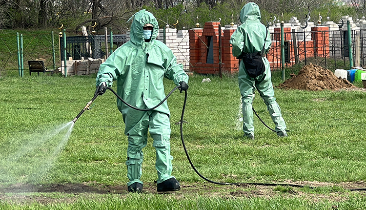 Задачу выполнили.  Военные химики завершили дезинфекционную работу в зоне паводков