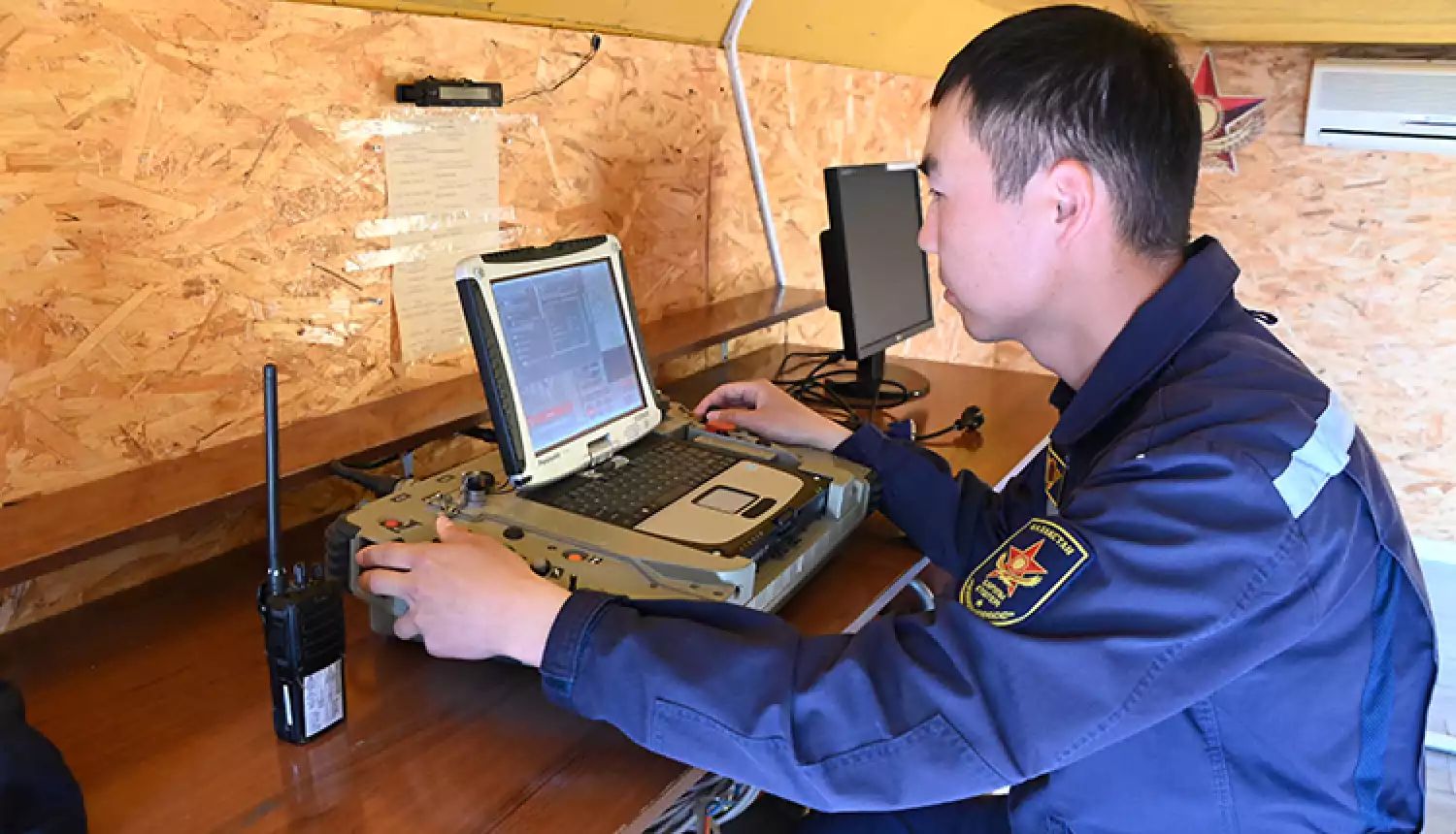 Курсанты учатся летать