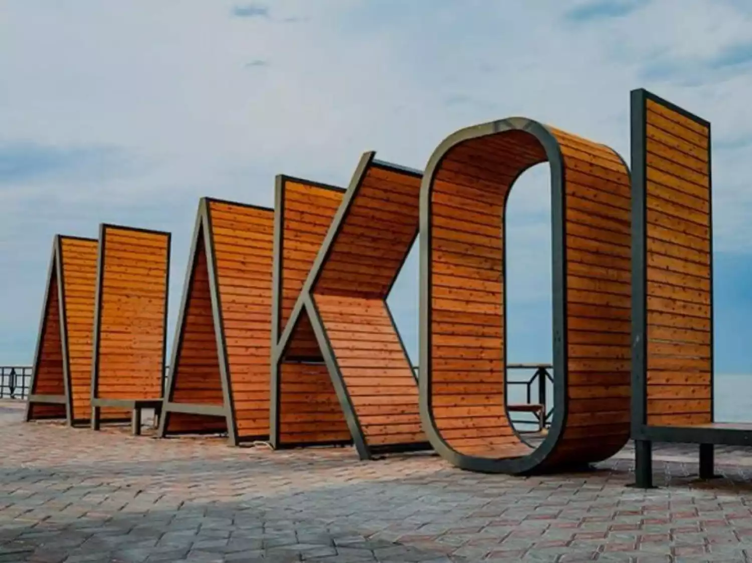 В сезон каникул и отпусков министерство транспорта запустит до озера Алаколь дополнительные вагоны и авиарейсы по доступным ценам