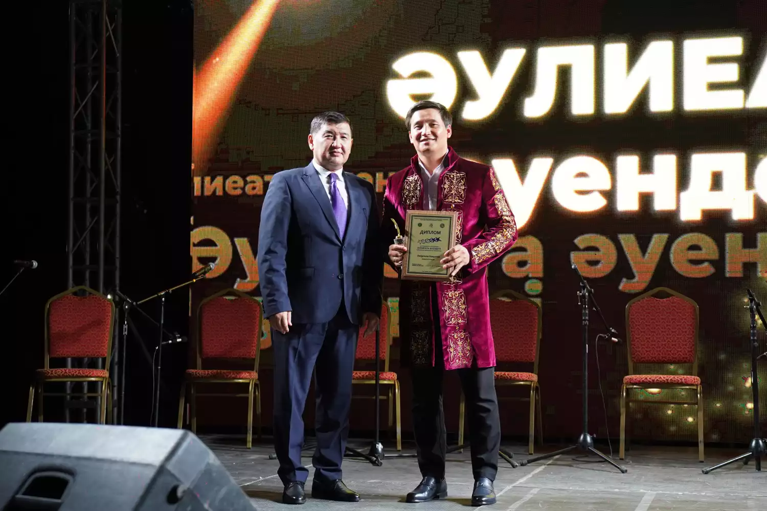 В Таразе на сцене выступили лучшие участники проекта  «Әулиеата әуендері»