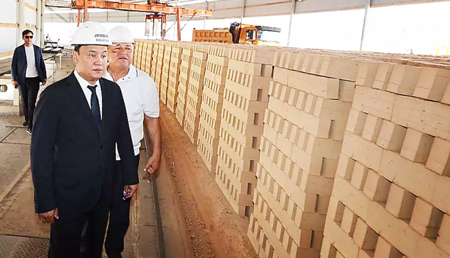 Открываются заводы и создаются рабочие места