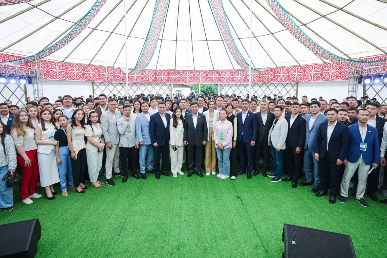 При поддержке партии «AMANAT» cтартовал проект «Жұмысшы жастар аманаты».