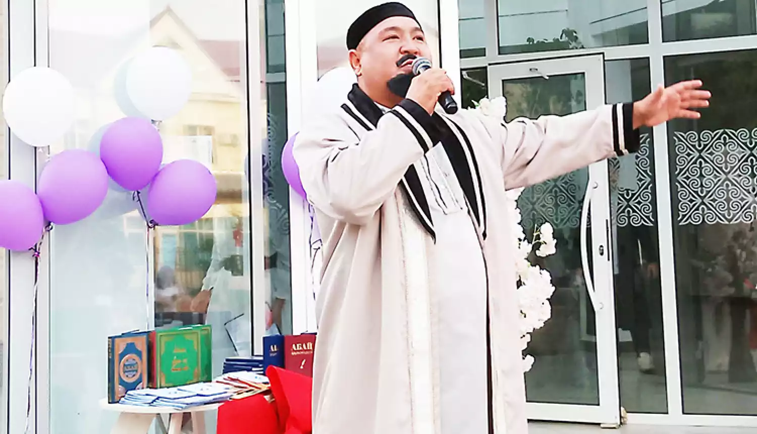 Всегда в сердцах его слова