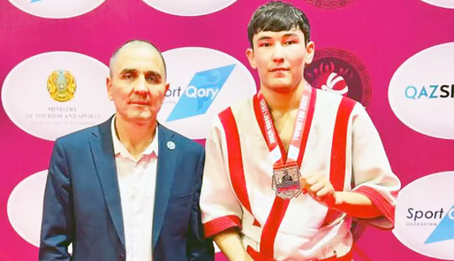 Прославил Родину