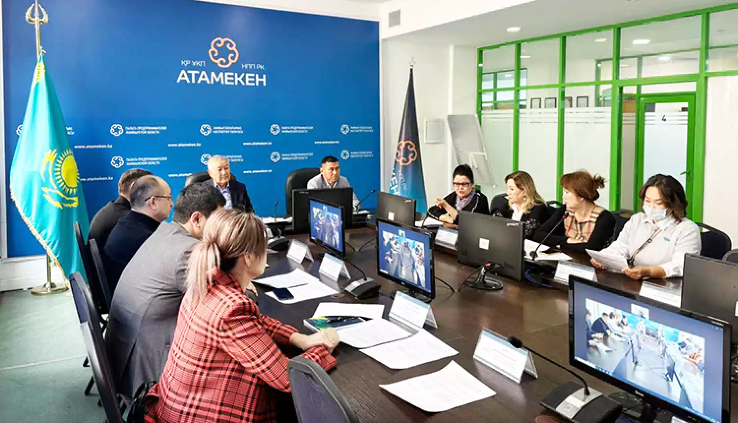 На задержке