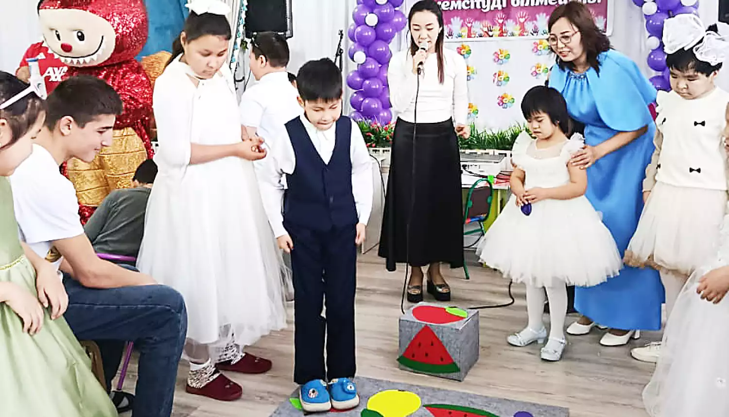 Игры, счастье, детский смех