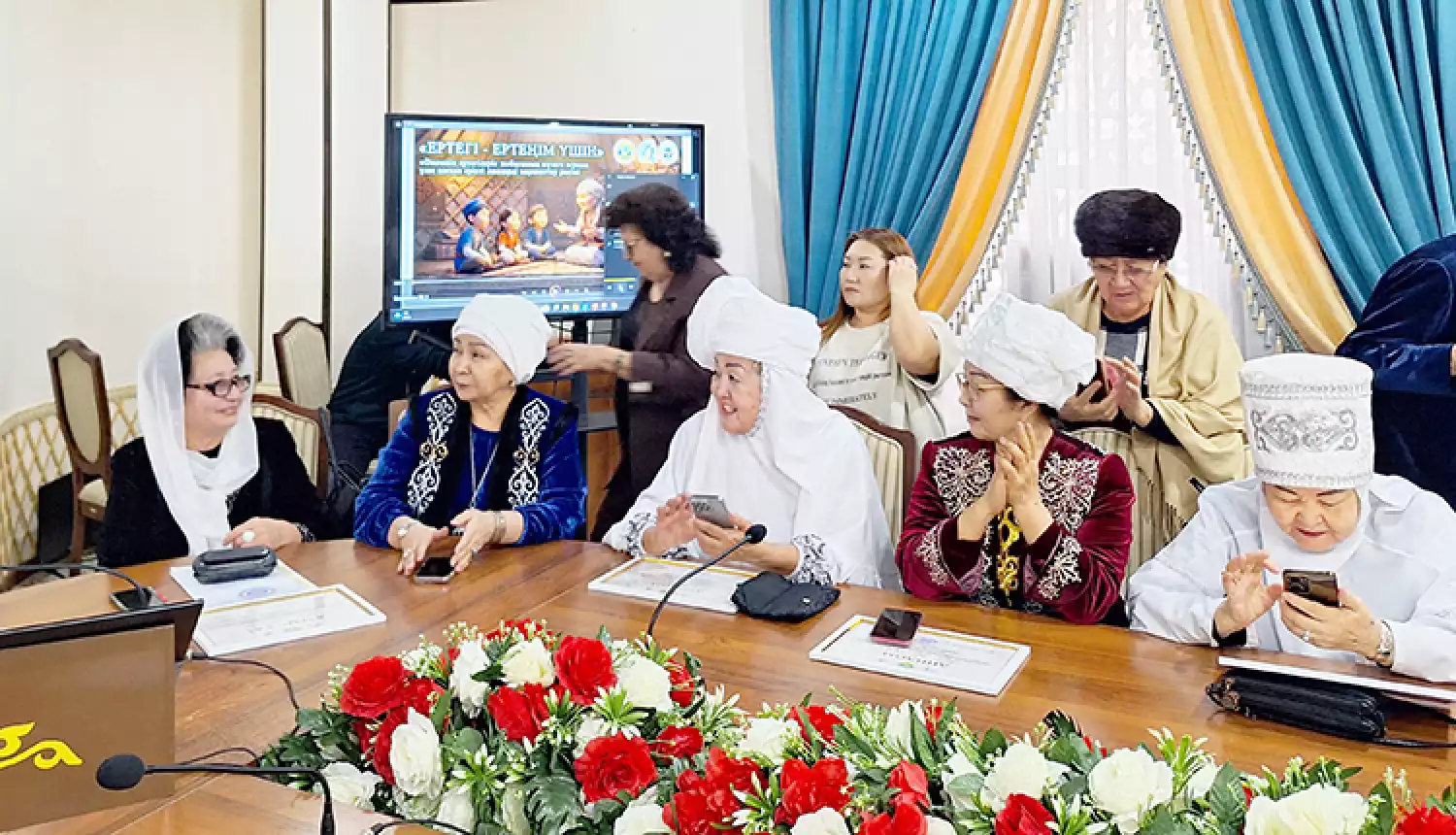 Наградили бабушек