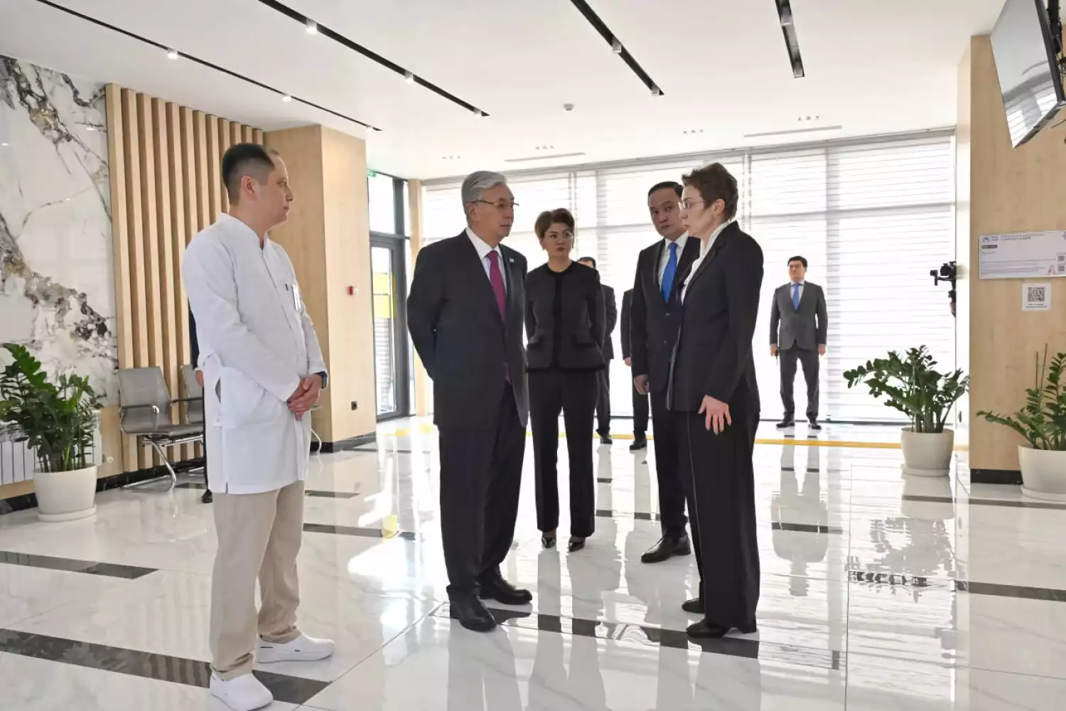 Касым-Жомарт Токаев ознакомился с работой аритмологической клиники в Таразе