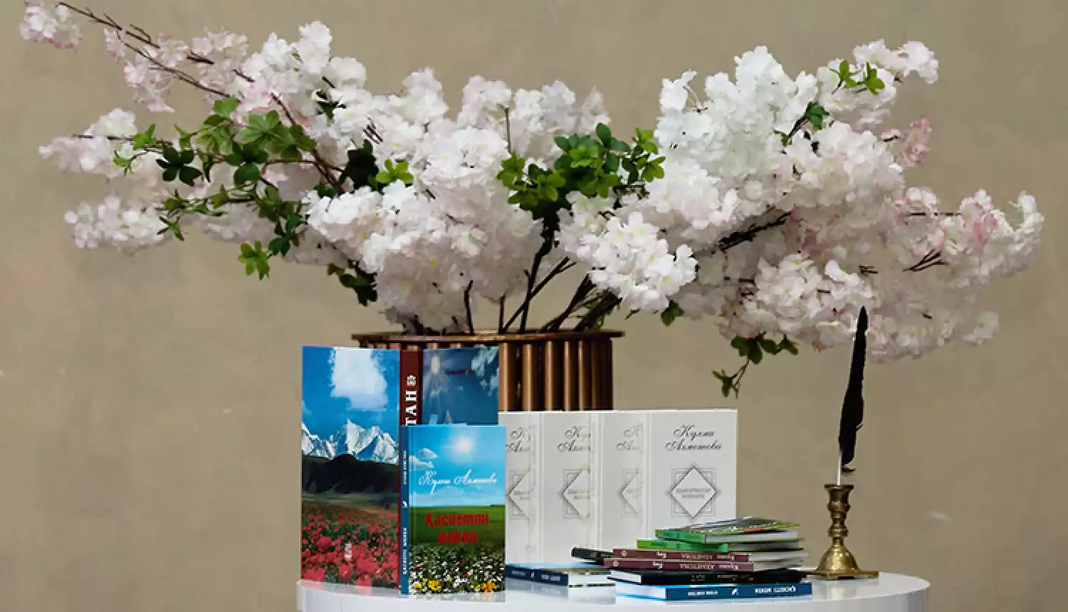 Поэзии светлый цветок