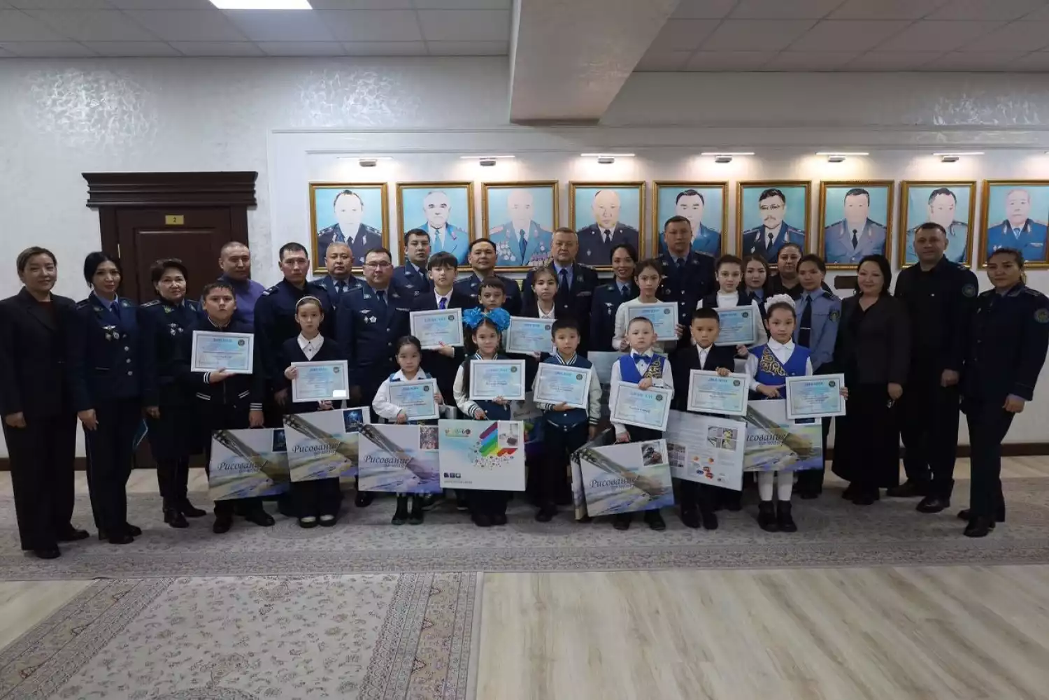 В Жамбылской области дети полицейских представили рисунки о профессии родителей