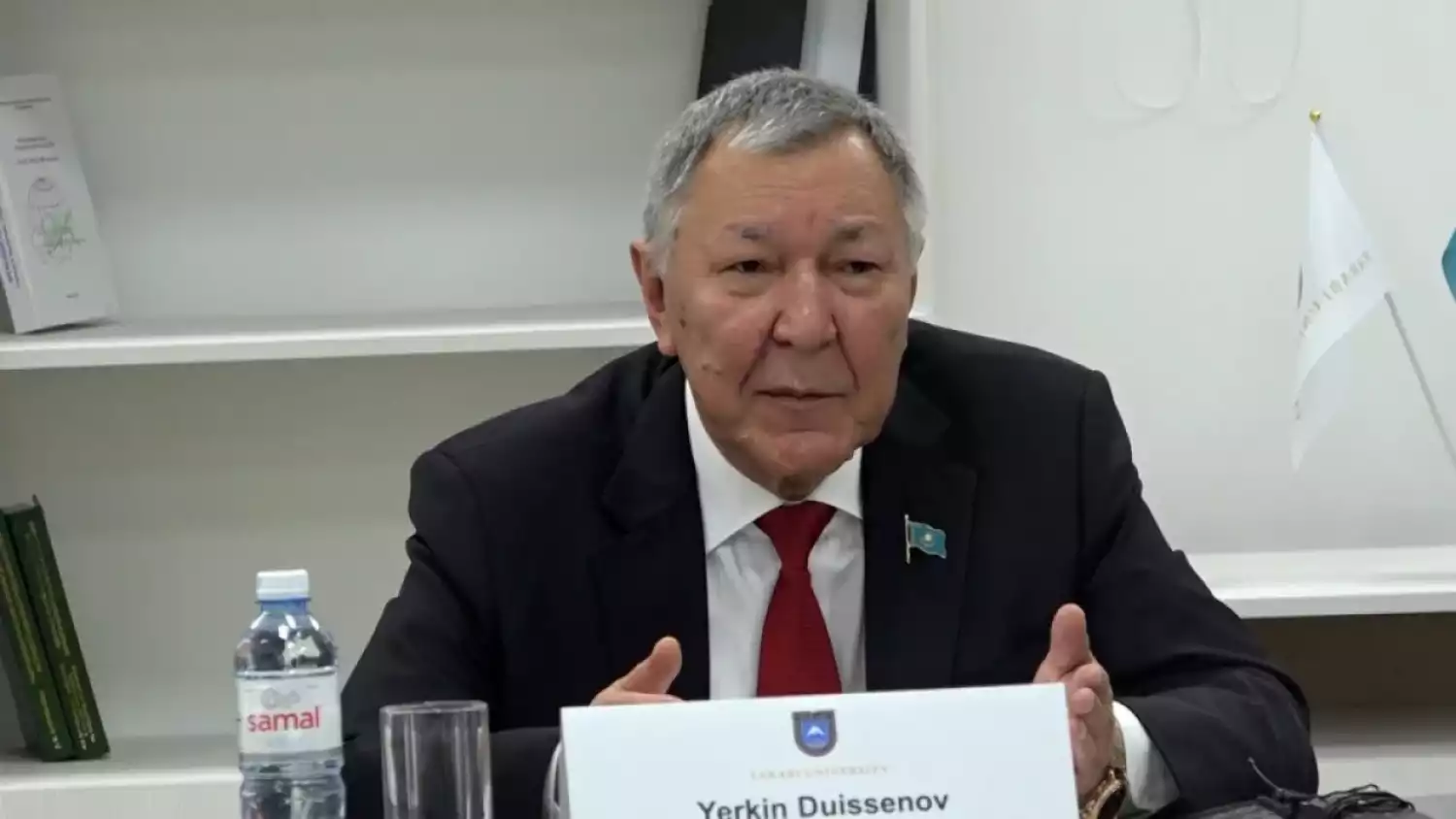 Еркин Дуйсенов поддержал закрепление права на труд в обновленной редакции Конституции