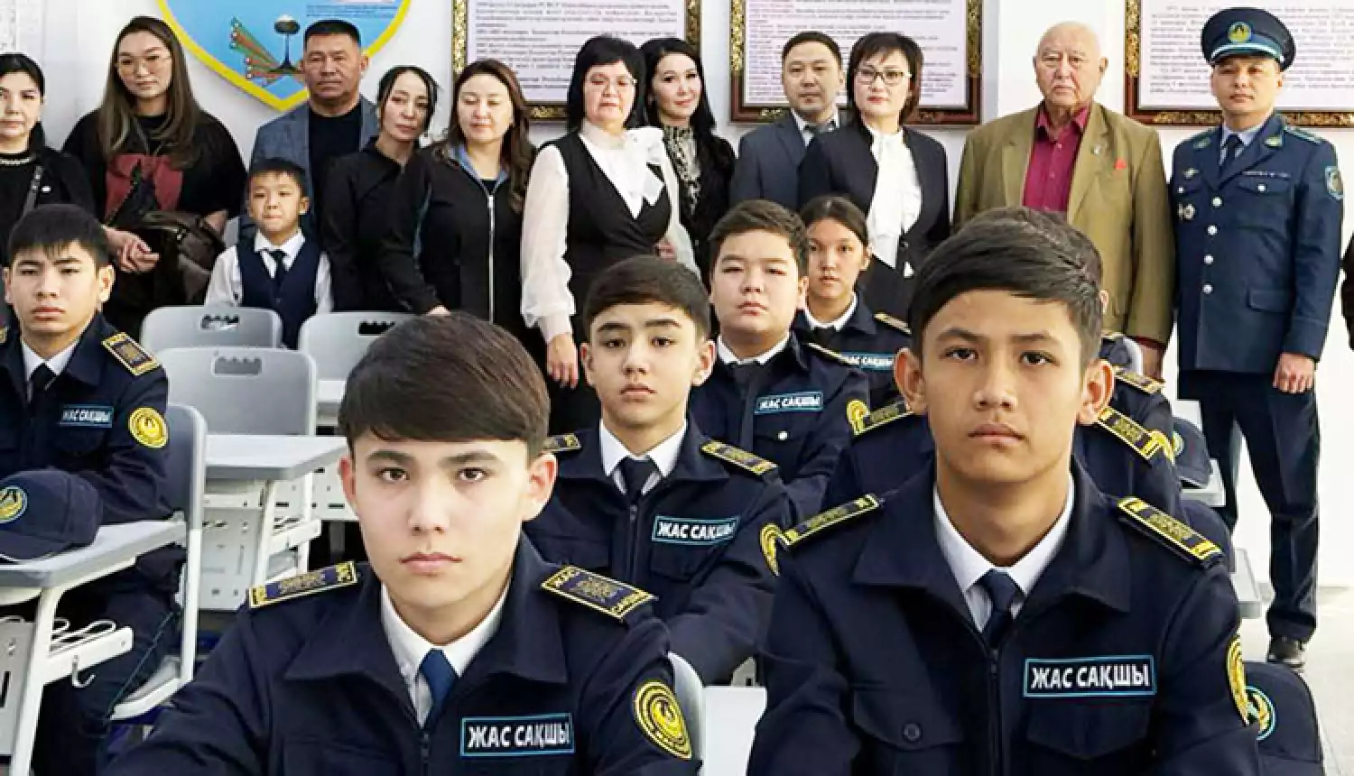 Равняться на героя