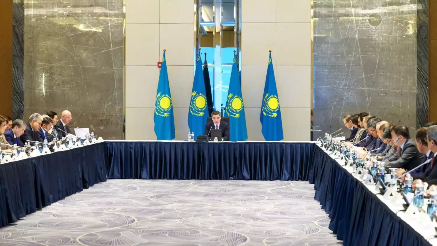Бектенов: Казахстан формирует новое поколение высокотехнологичных производств