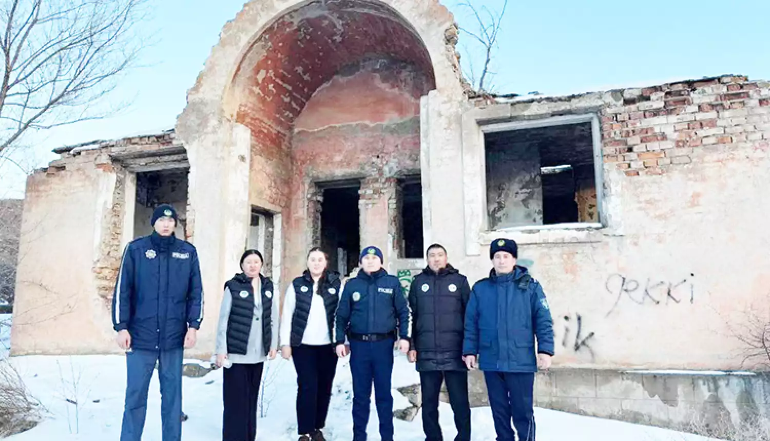 Обследовали заброшенные здания