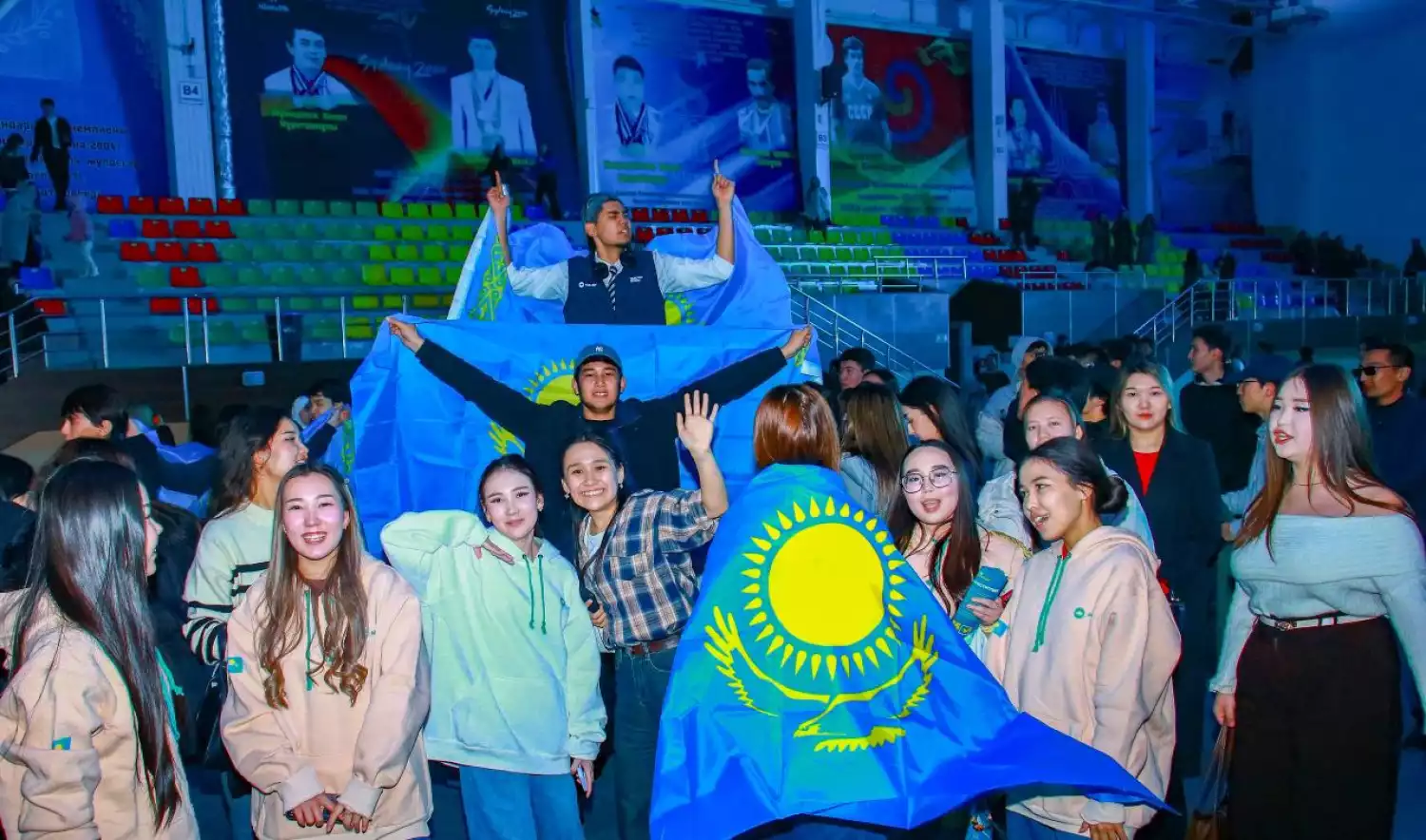 В Таразе прошёл масштабный концерт в поддержку референдума