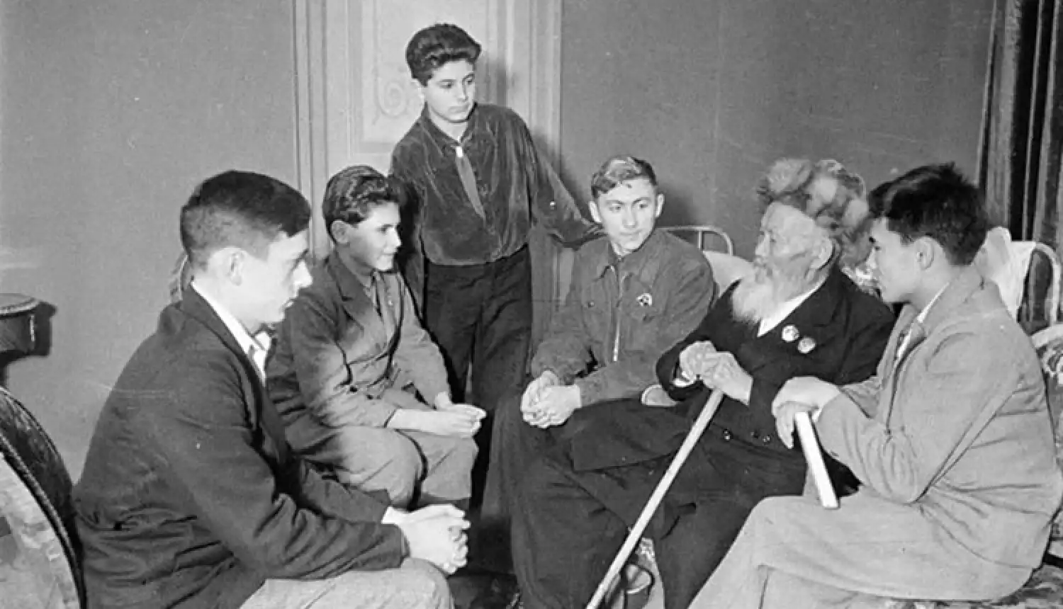 Школа - познанья и света родник