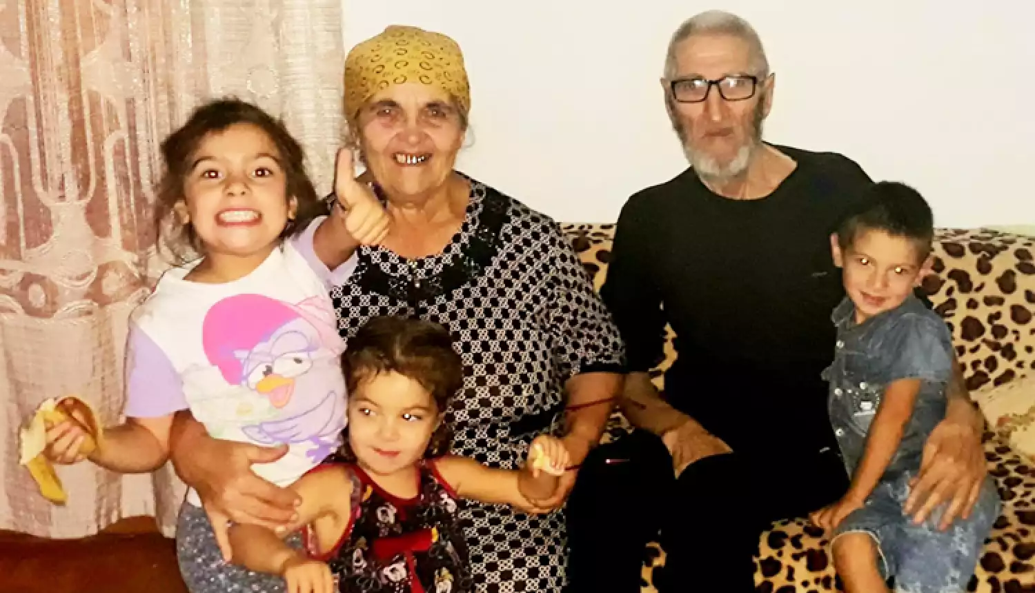 Хворостина без ветвей - легко ломается