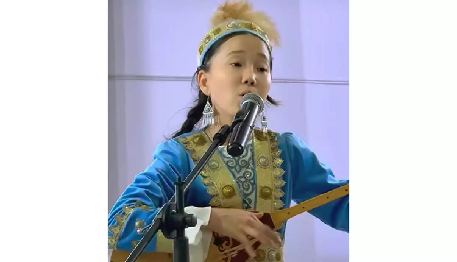 Айтыс - путь талантливой молодёжи