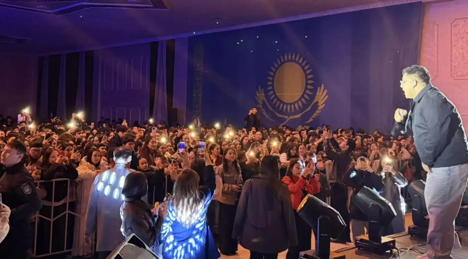 Музыкальный вечер для молодежи прошел в «Көне Тараз»