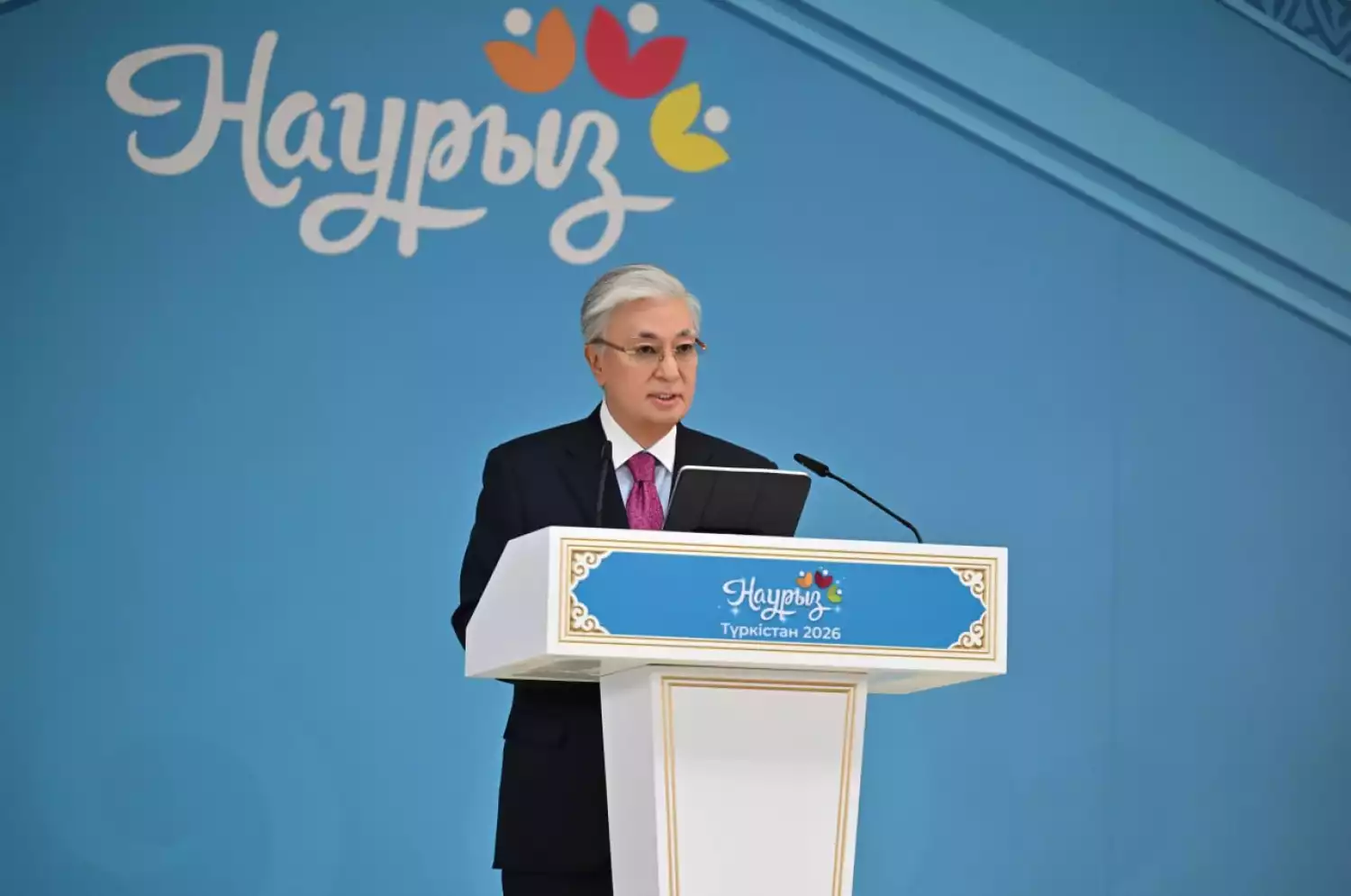 Касым-Жомарт Токаев поздравил казахстанцев с Наурызом