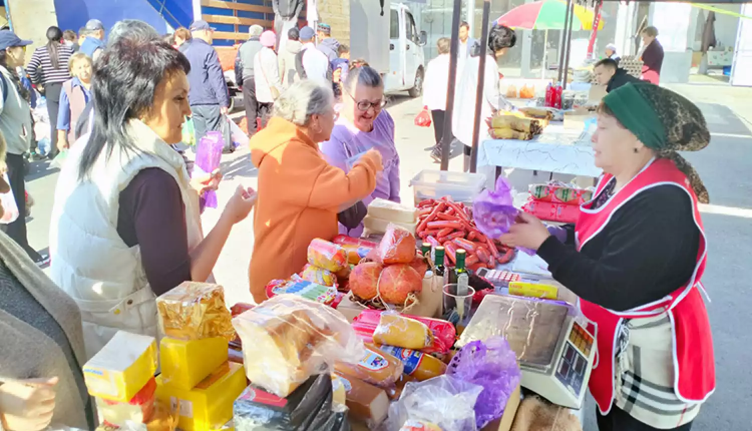 Продолжаются и в апреле