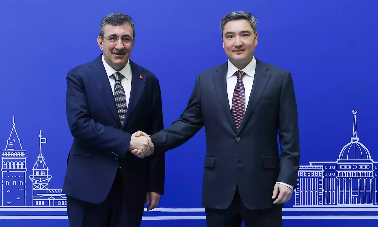 Олжас Бектенов и Джевдет Йылмаз обсудили развитие торгово-экономического сотрудничества
