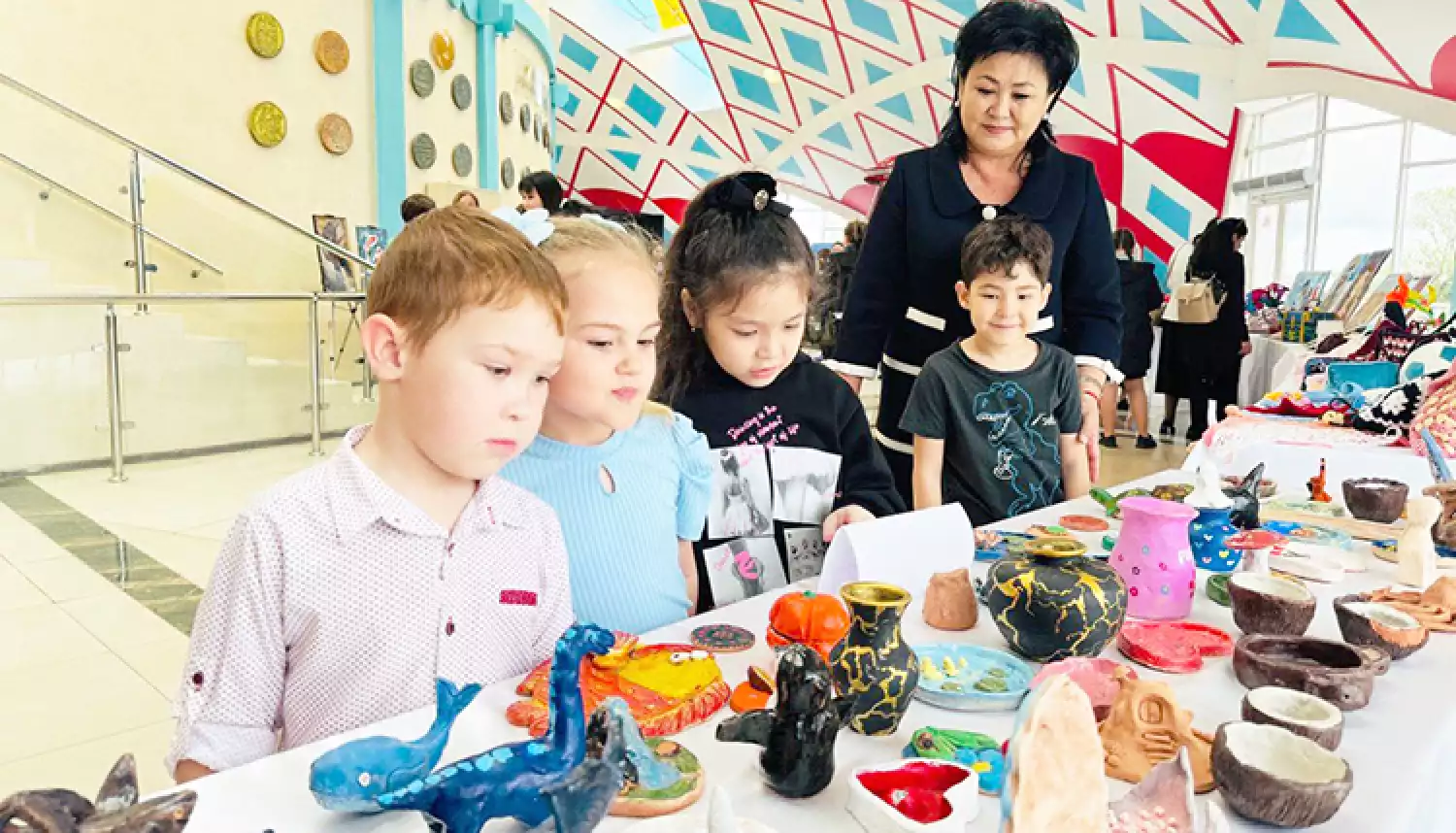 И картины, и поделки