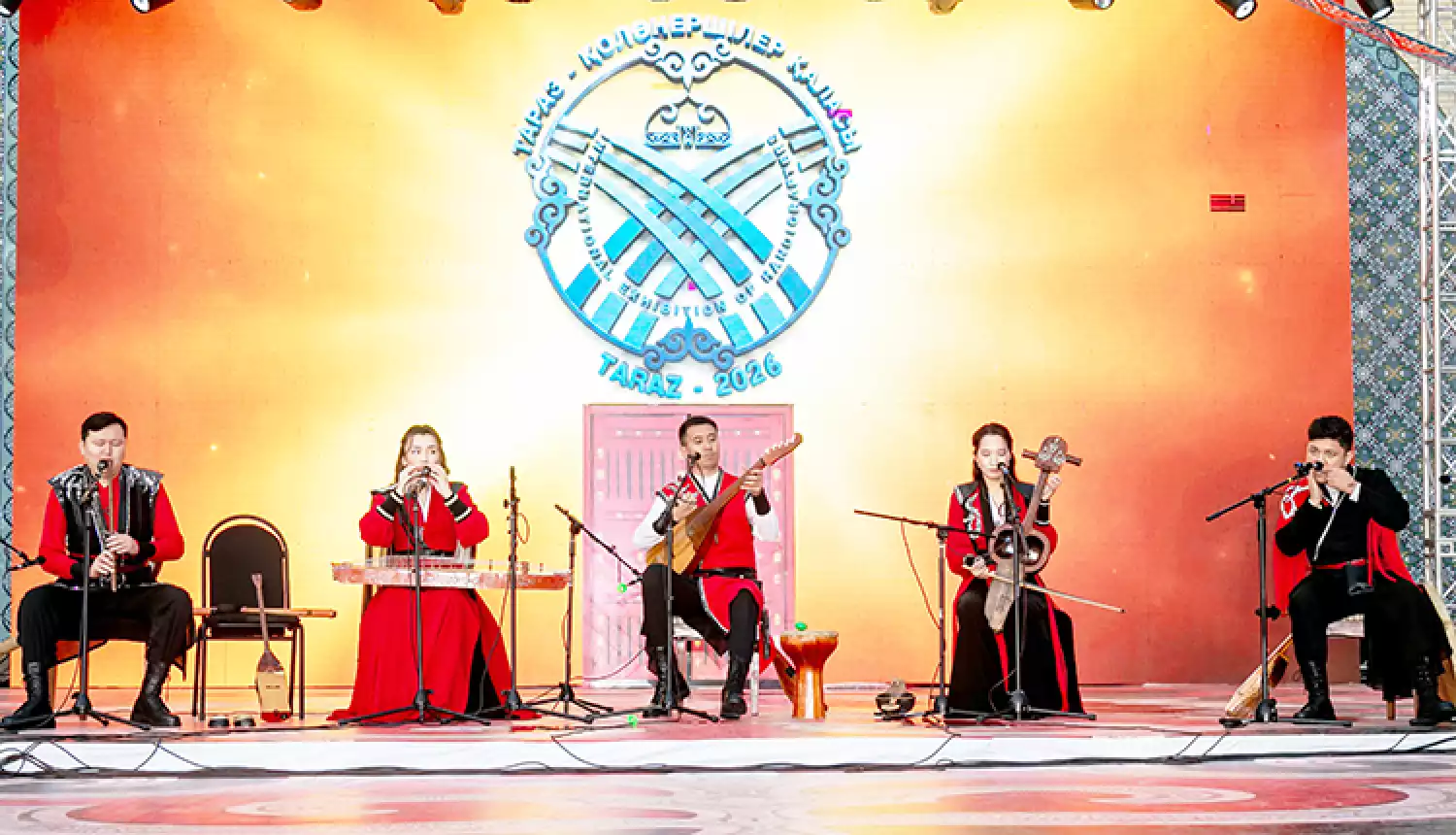 А музыка летит